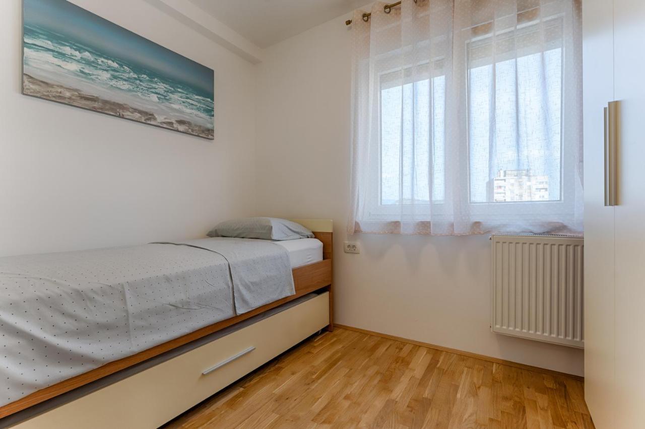 Two Bedroom Apartment Paris 里耶卡 外观 照片