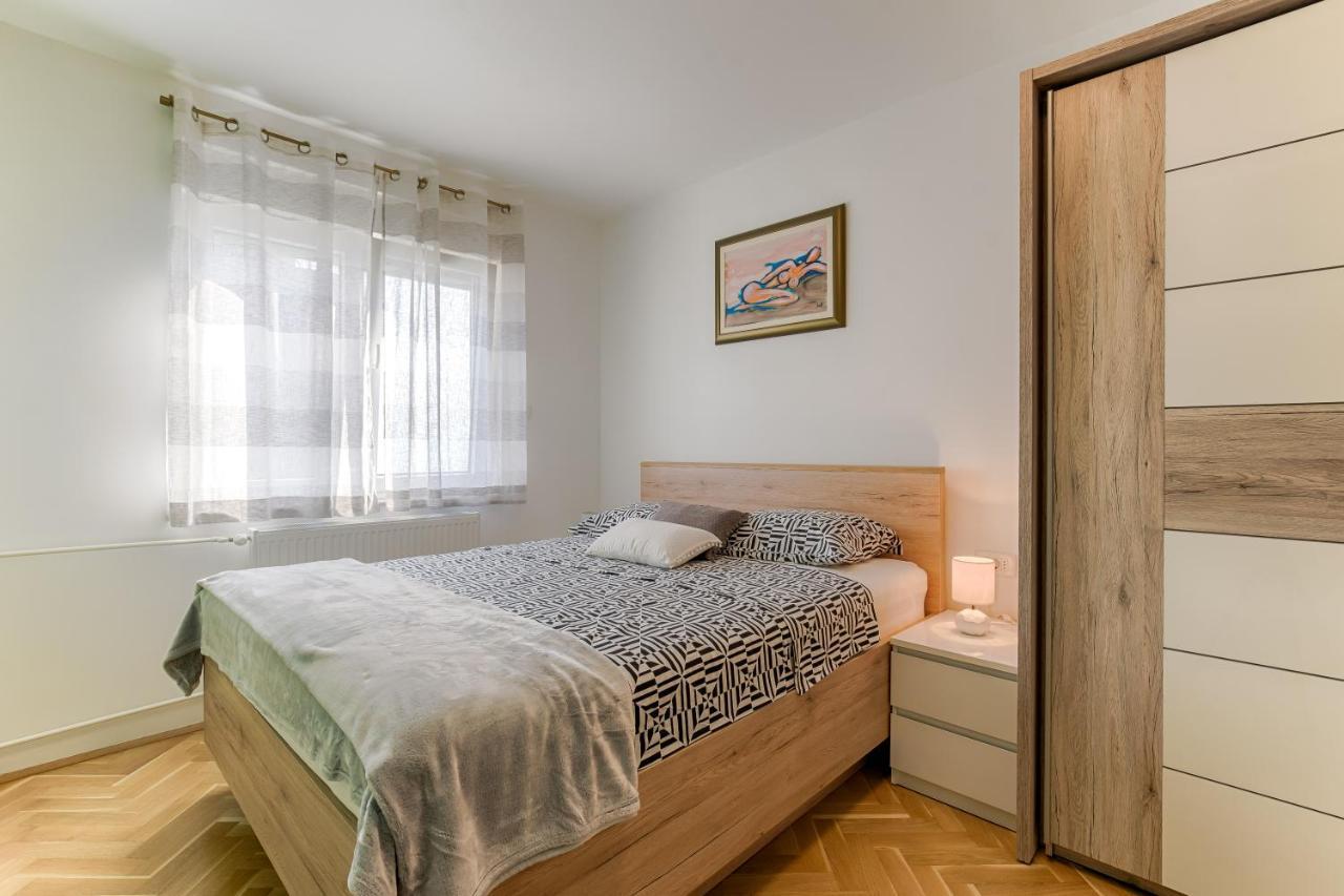 Two Bedroom Apartment Paris 里耶卡 外观 照片